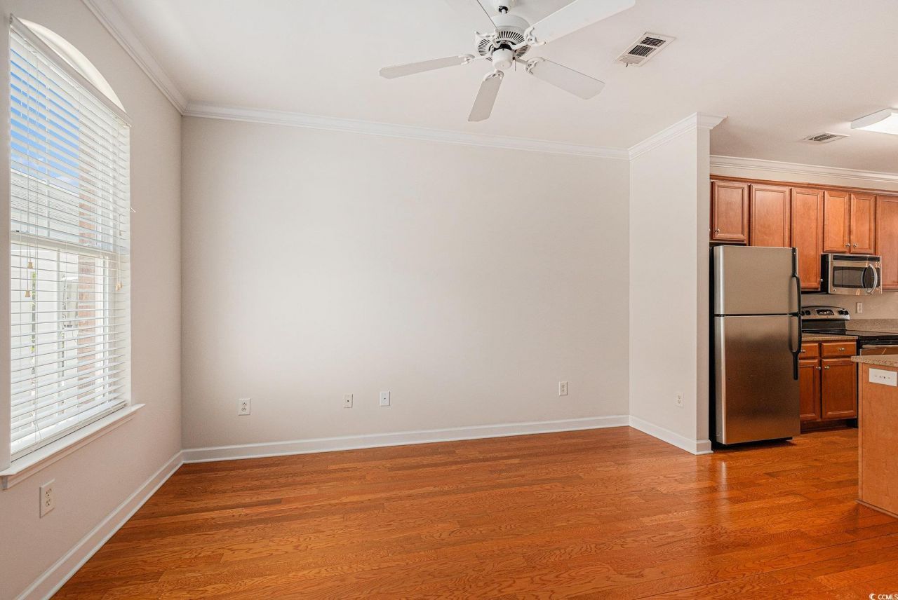 750 Howard Ave. Photo 10