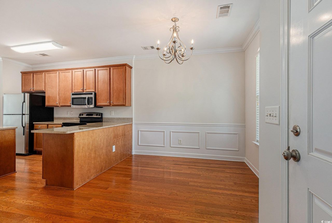 750 Howard Ave. Photo 12