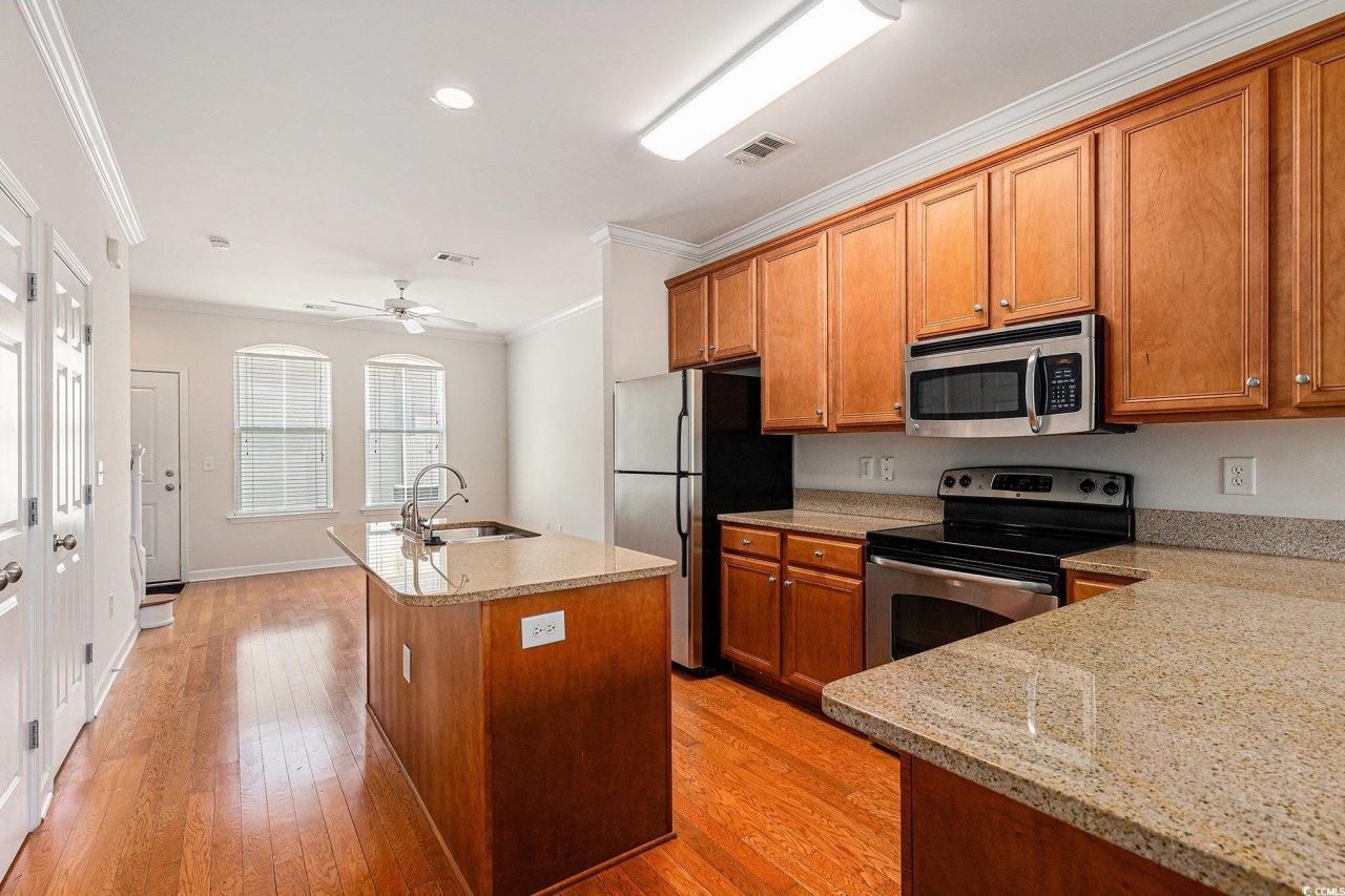 750 Howard Ave. Photo 14