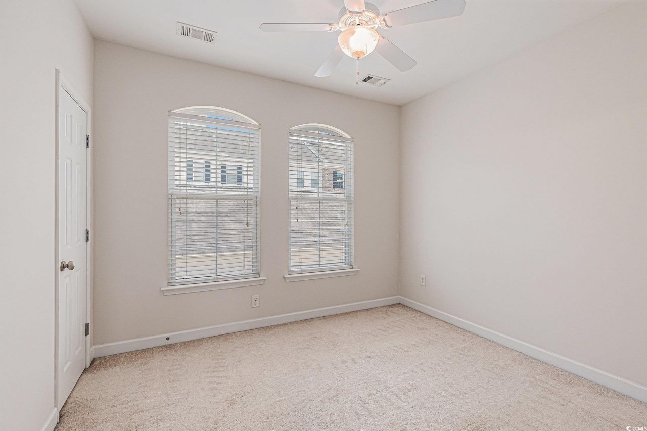 750 Howard Ave. Photo 24