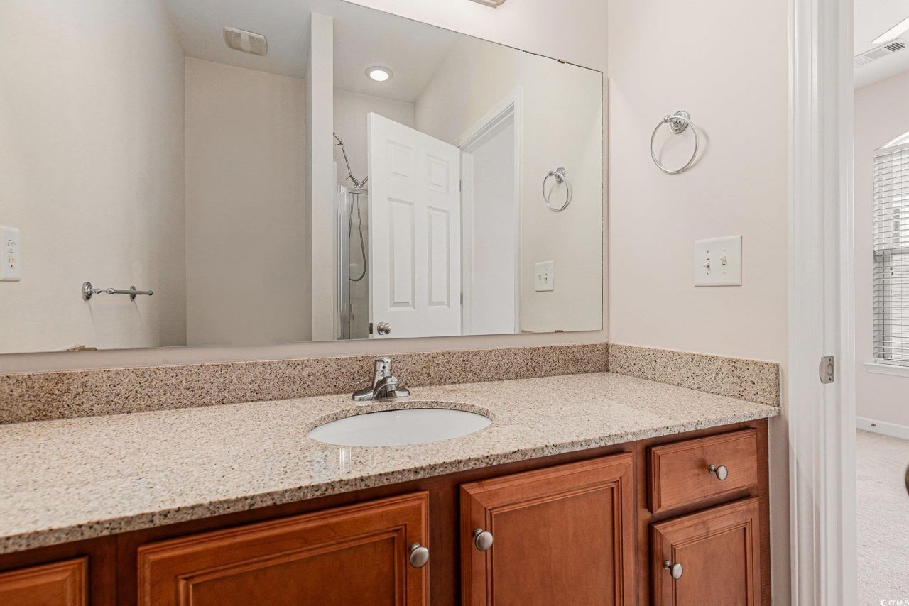 750 Howard Ave. Photo 26