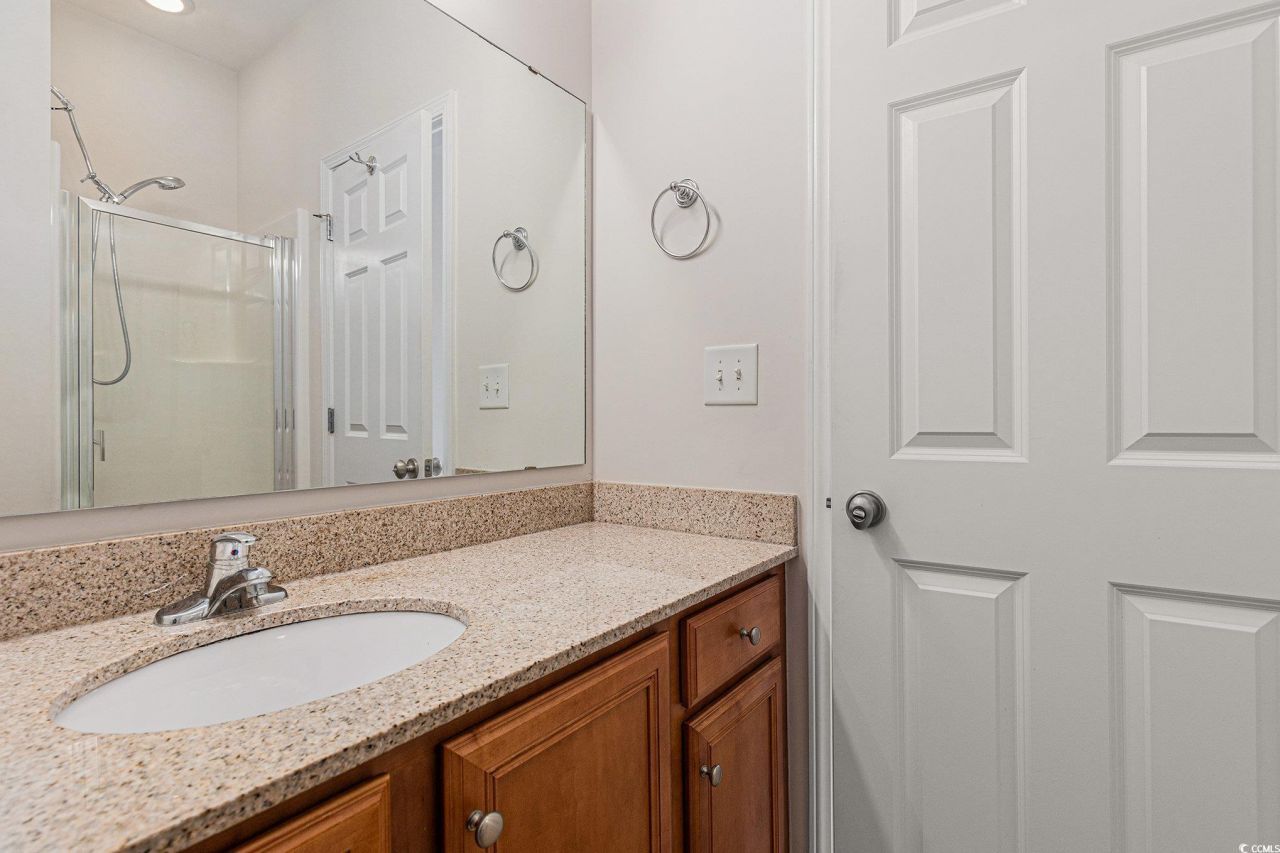 750 Howard Ave. Photo 27