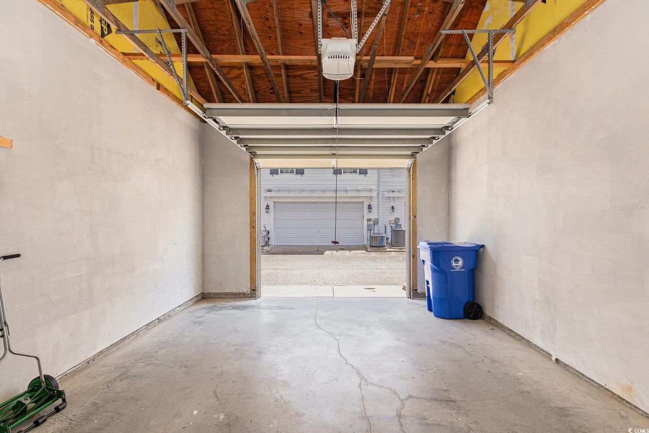 750 Howard Ave. Photo 28