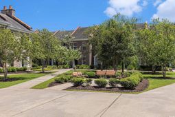 750 Howard Ave. photo 4