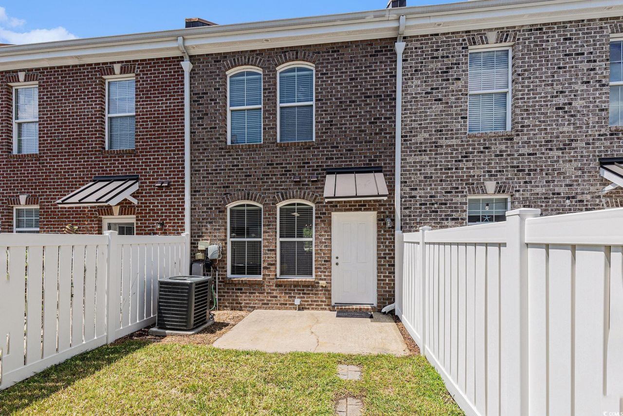 750 Howard Ave. Photo 30