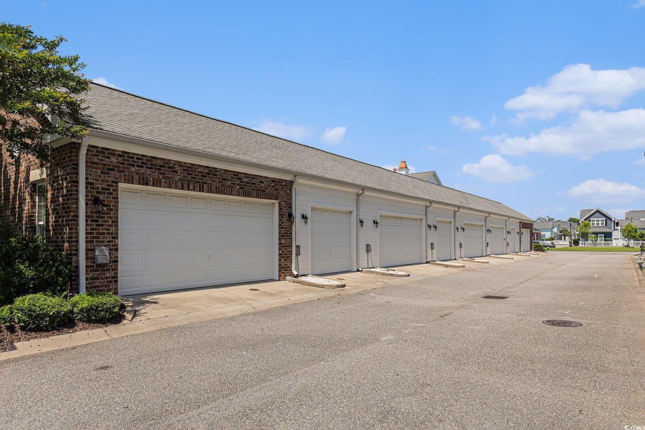 750 Howard Ave. Photo 31