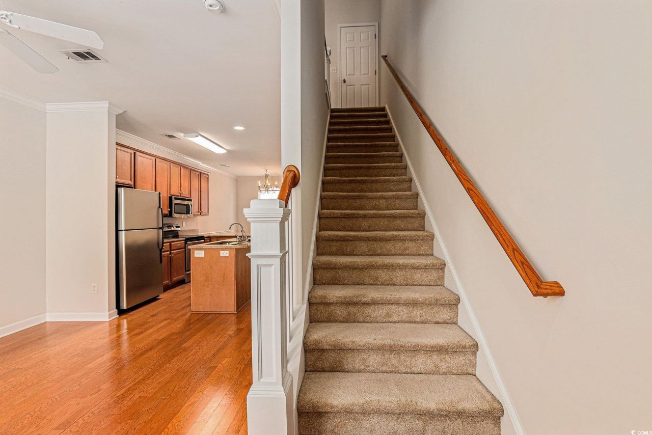 750 Howard Ave. Photo 6