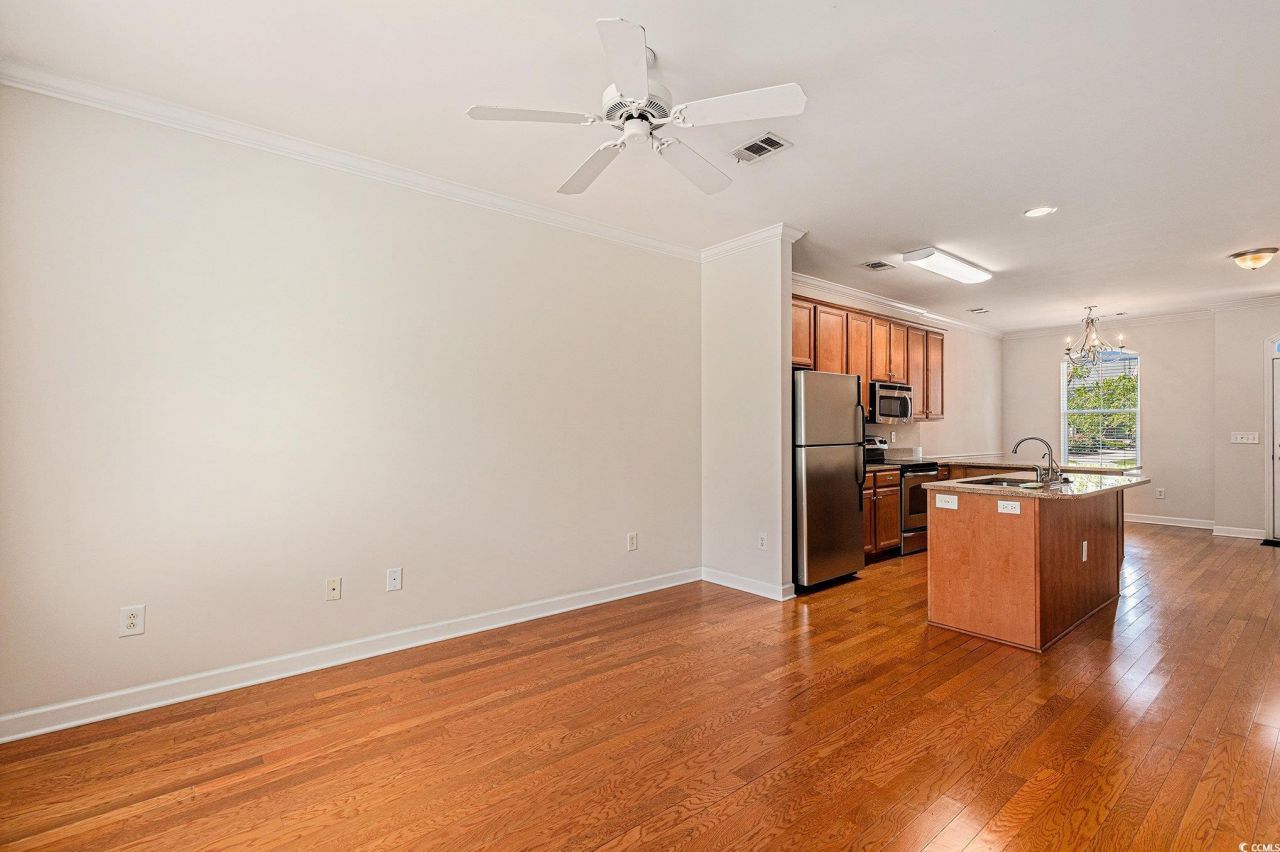 750 Howard Ave. Photo 8