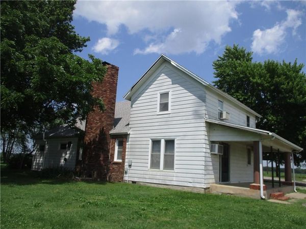 1834 N High School Avenue, Columbus, KS 66725