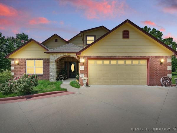 17822 S 44th West Avenue, Mounds, OK 74047