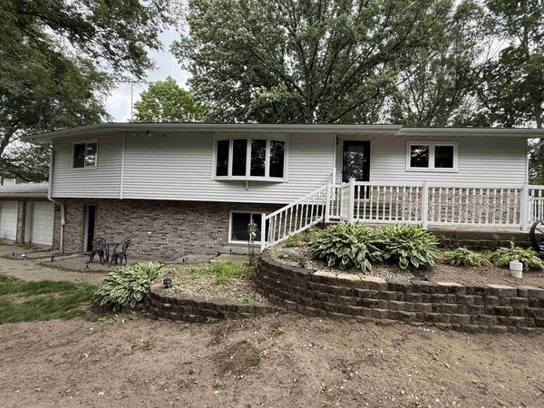 1673 Firefly Road, Manchester, IA 52057