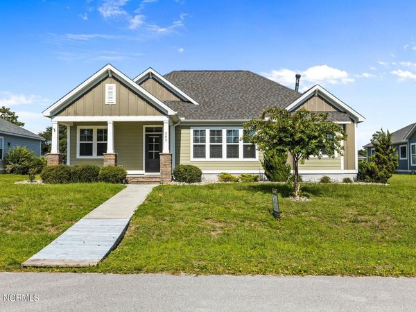 202 Seagrass Way, Newport, NC 28570