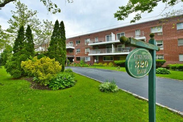 320 E Shore Road, Unit 10C, Great Neck, NY 11023 Main Photo