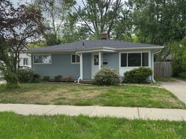 4227 Crooks Road, Royal Oak, MI 48073