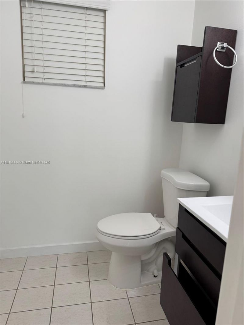 8888 Collins Ave, Unit 318, Surfside, FL 33154 Photo
