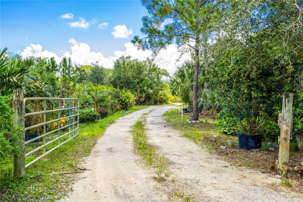 10255 99th Way, Sebastian, FL 32958 Photo