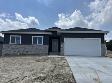 7616 S 33 Avenue, Bellevue, NE 68147