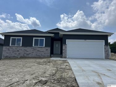 7613 S 34 Street, Omaha, NE 68147