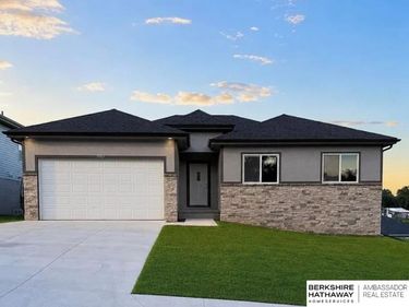 7703 S 34 Street, Omaha, NE 68147