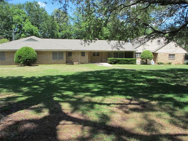 1009 Brook Drive, Kilgore, TX 75662