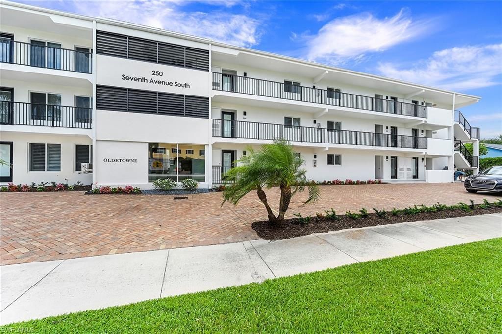 250 7th Ave S, Unit 207, Naples, FL 34102 Photo