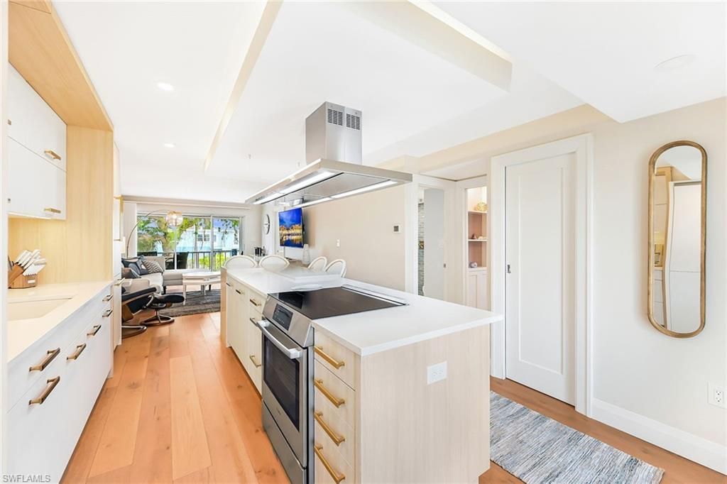 250 7th Ave S, Unit 207, Naples, FL 34102 Photo