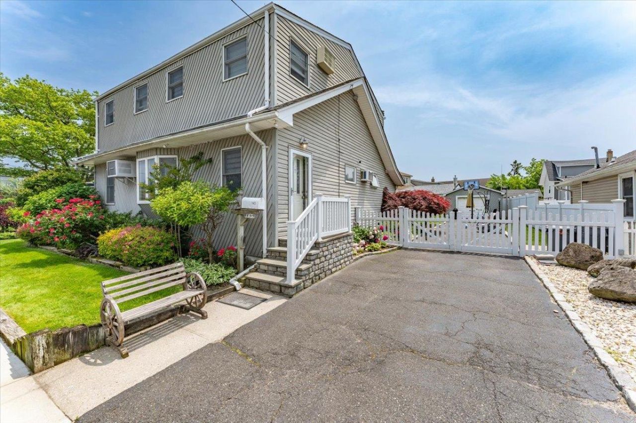 143 Davis Avenue, Inwood, NY 11096 Main Photo