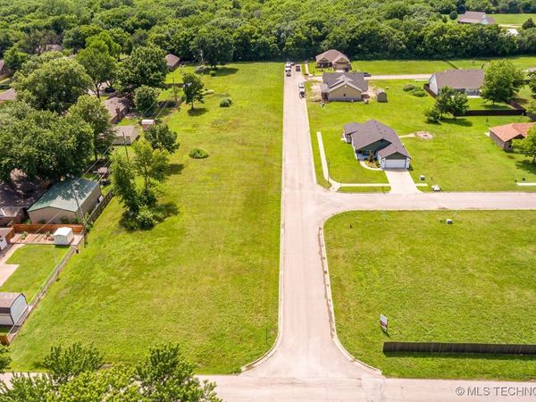 414 W 7th Street , Dewey, OK 74029