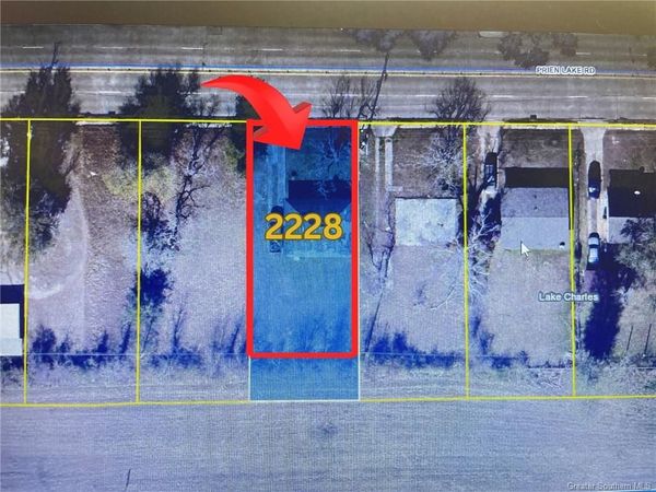 2228 E Prien Lake Road E, Lake Charles, LA 70601