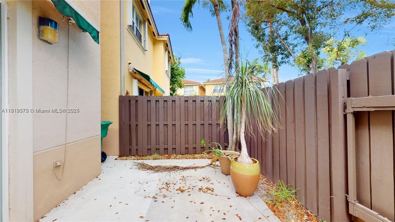 12281 SW 121st Ter, Miami, FL 33186 Photo