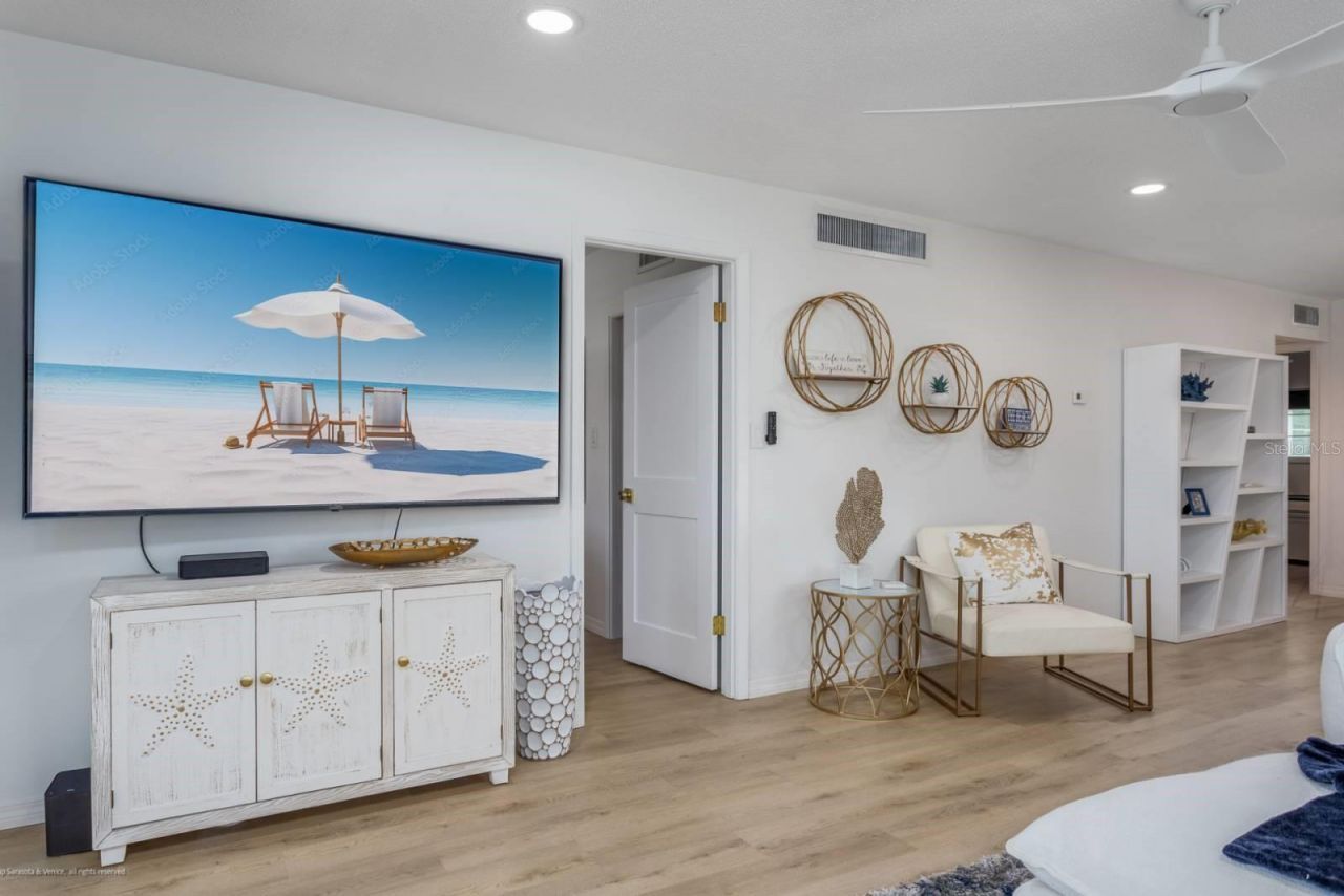 5600 Beach Way Drive, Unit 315, Sarasota, FL 34242 Photo