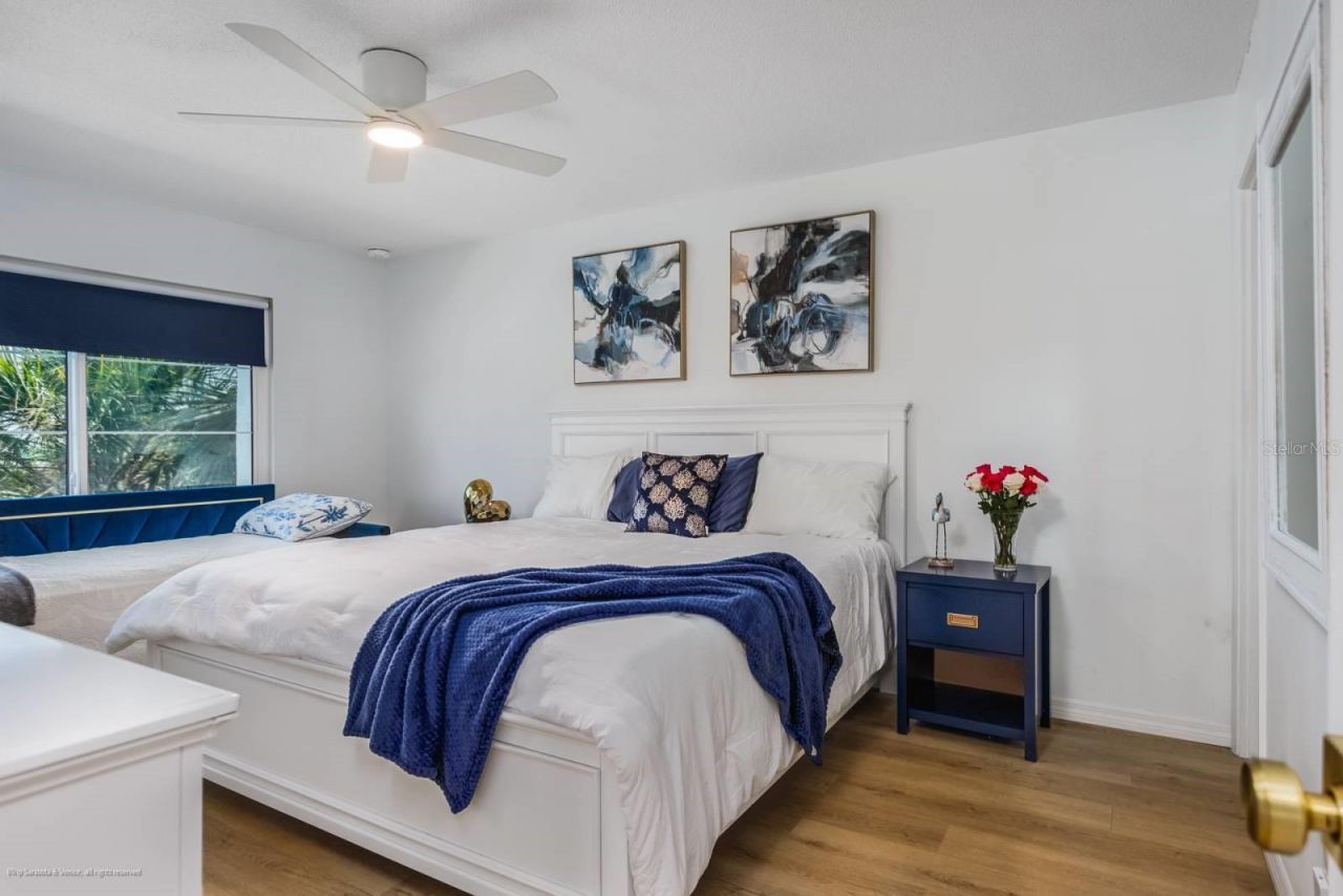 5600 Beach Way Drive, Unit 315, Sarasota, FL 34242 Photo