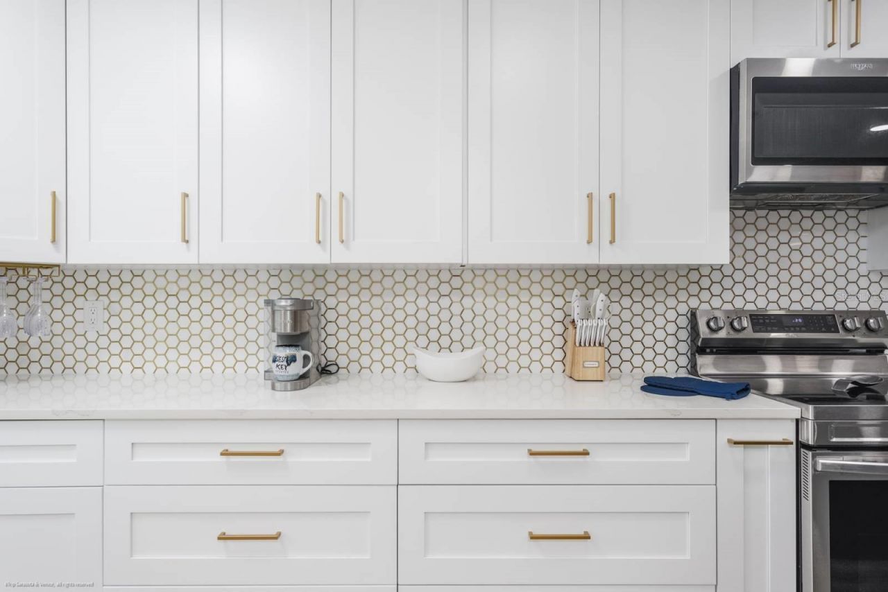 5600 Beach Way Drive, Unit 315, Sarasota, FL 34242 Photo