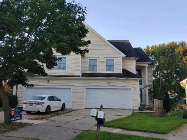 481 Village Oak Ct, Ann Arbor, MI 48103