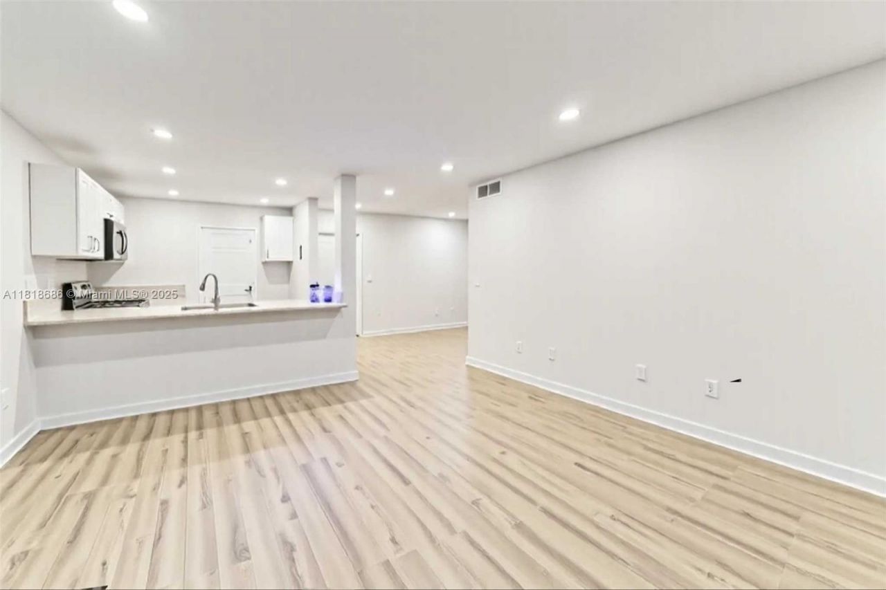 5790 Stirling, Unit 212, Hollywood, FL 33021 Photo