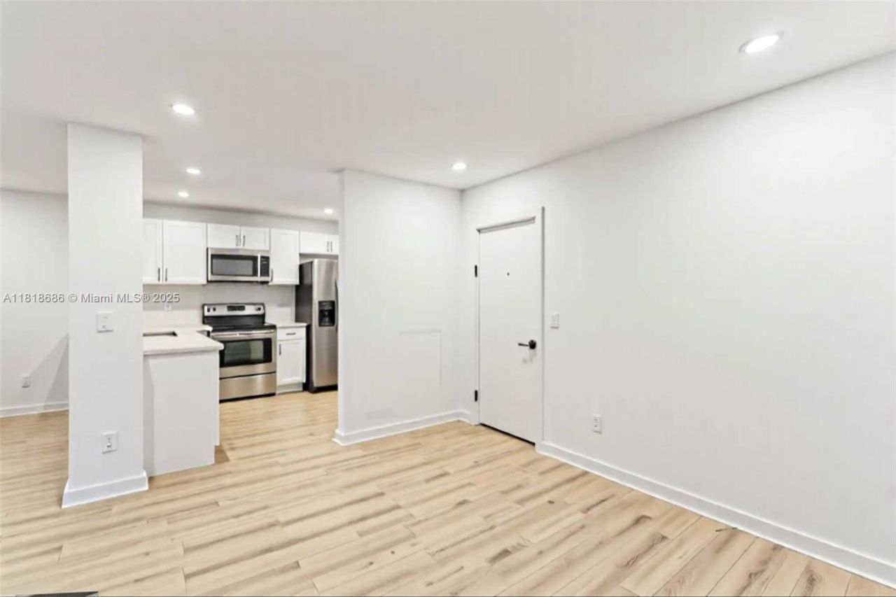 5790 Stirling, Unit 212, Hollywood, FL 33021 Photo