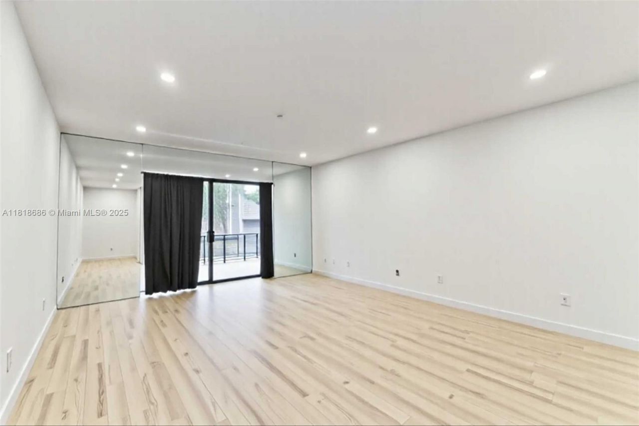 5790 Stirling, Unit 212, Hollywood, FL 33021 Photo