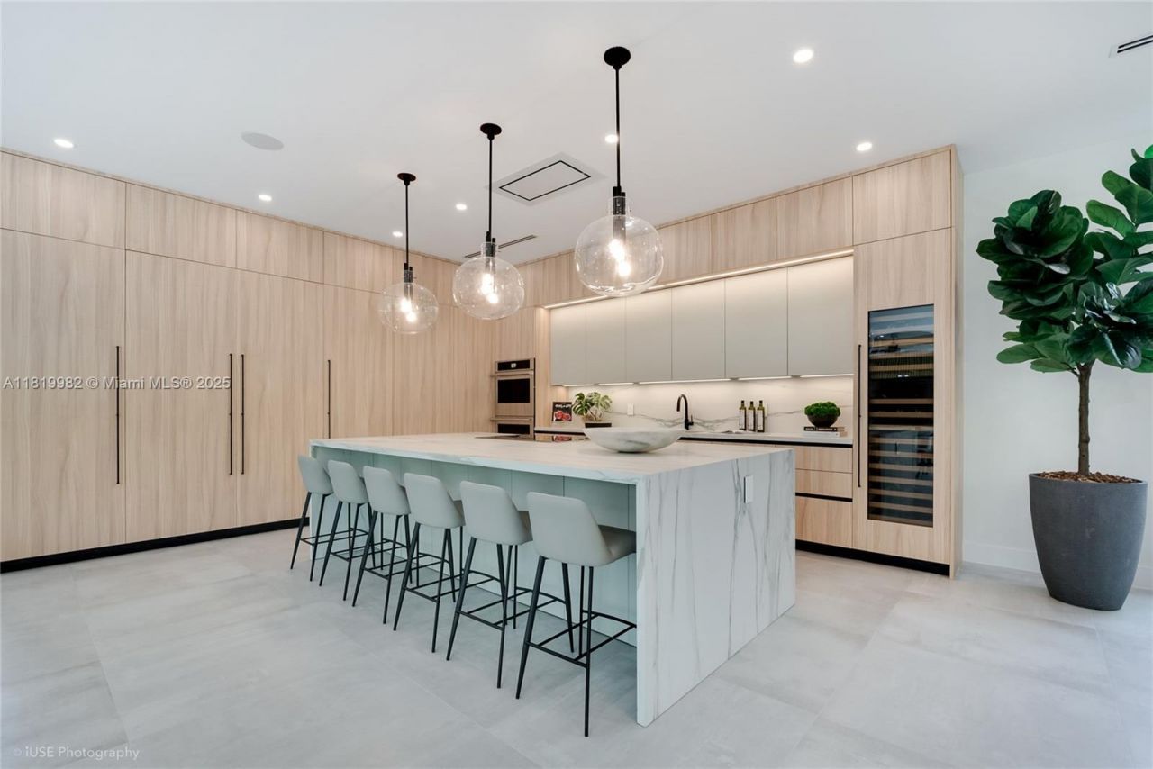 4110 Park Ave, Miami, FL 33133 Photo