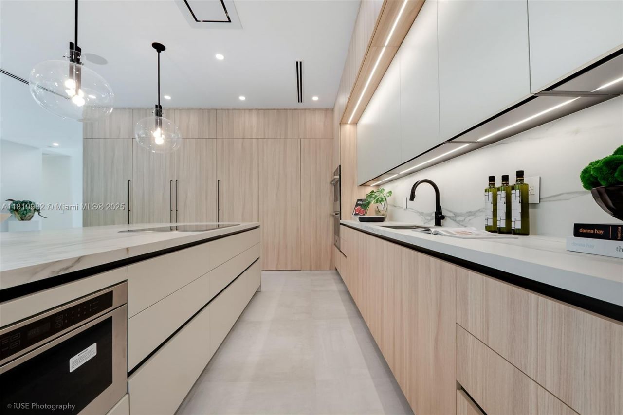 4110 Park Ave, Miami, FL 33133 Photo