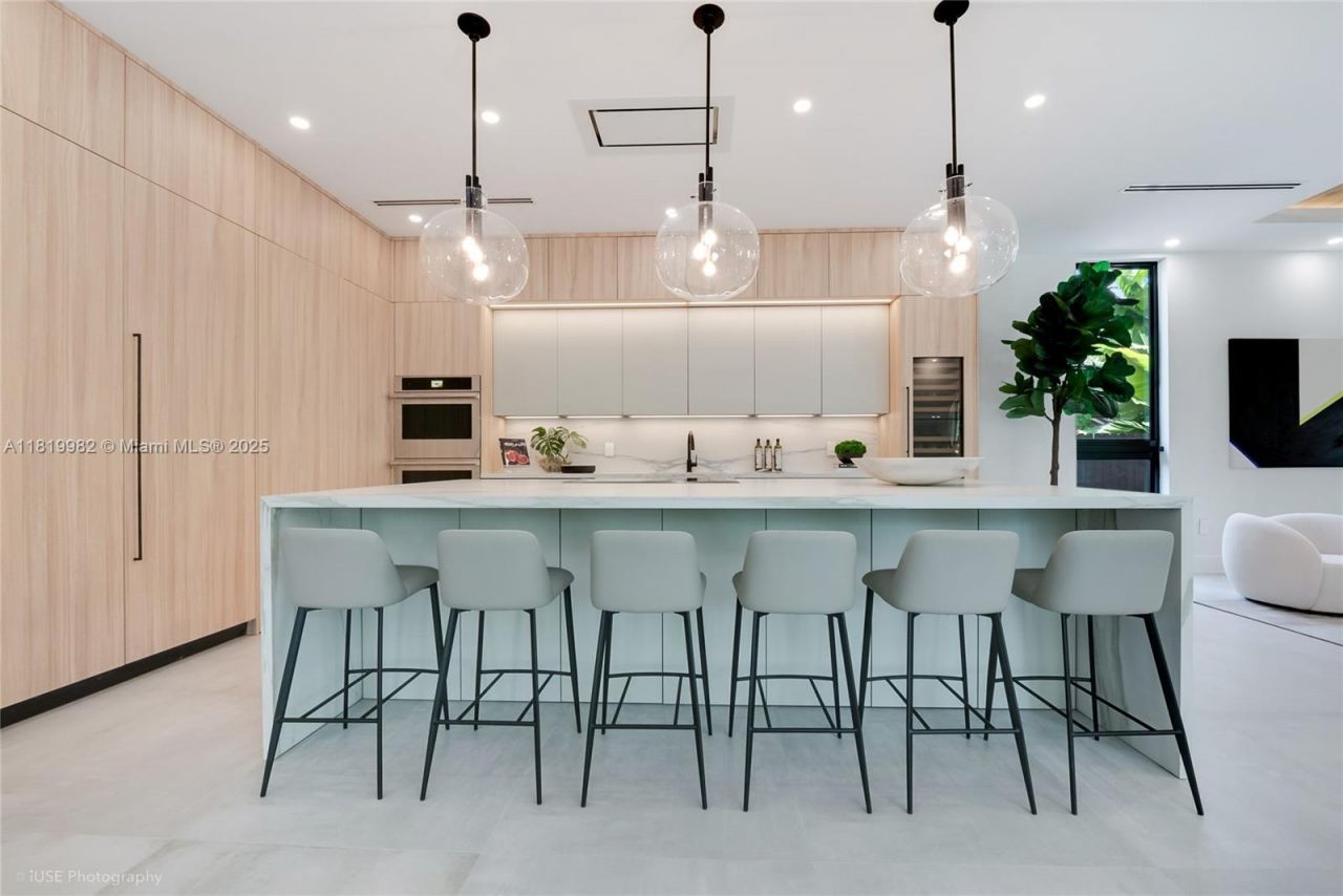 4110 Park Ave, Miami, FL 33133 Photo