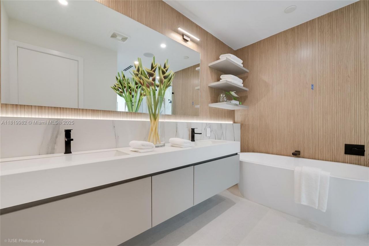 4110 Park Ave, Miami, FL 33133 Photo