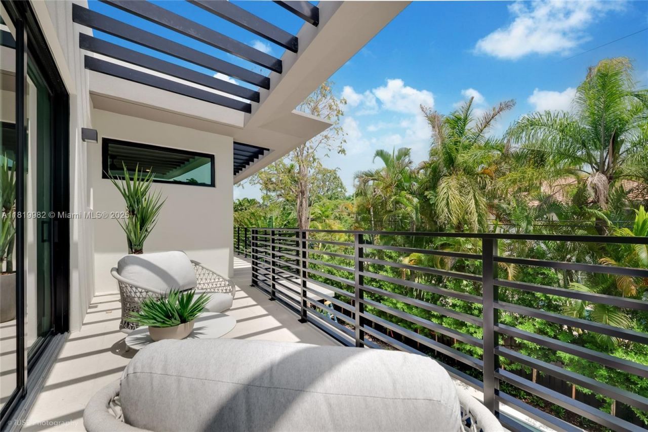 4110 Park Ave, Miami, FL 33133 Photo