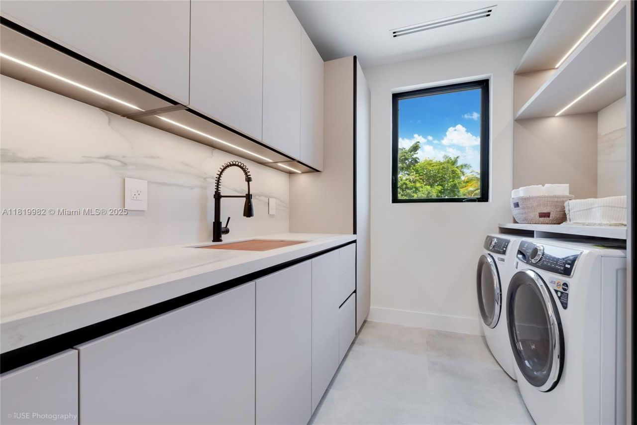 4110 Park Ave, Miami, FL 33133 Photo