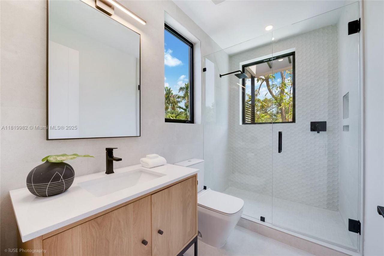 4110 Park Ave, Miami, FL 33133 Photo