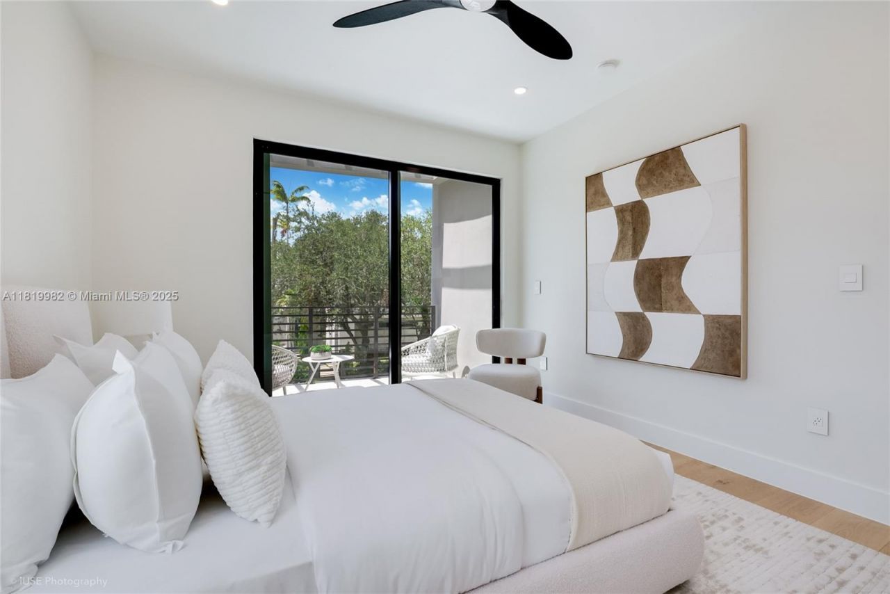 4110 Park Ave, Miami, FL 33133 Photo