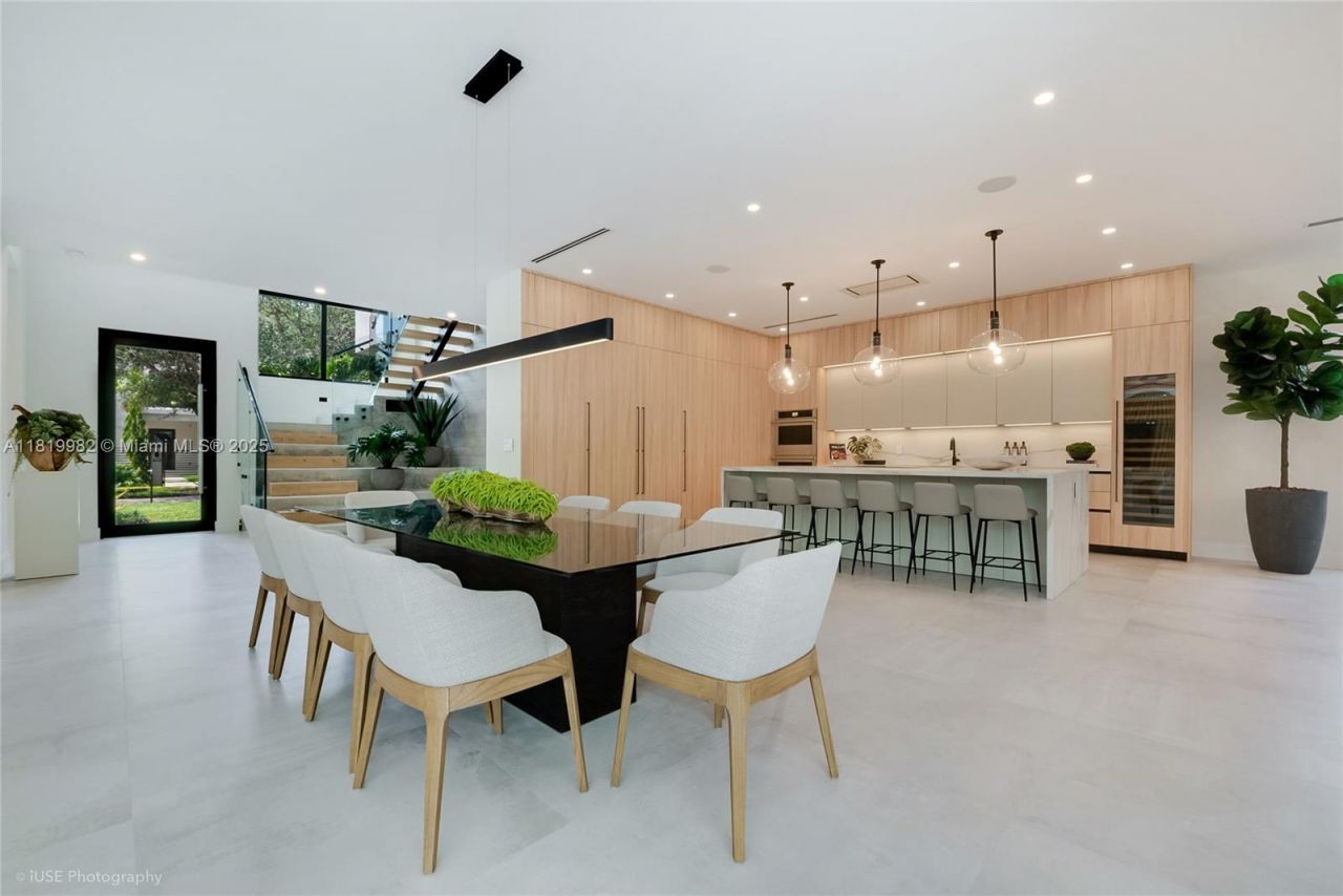 4110 Park Ave, Miami, FL 33133 Photo