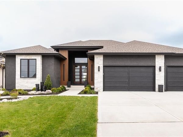 4407 W 136th Terrace, Leawood, KS 66224