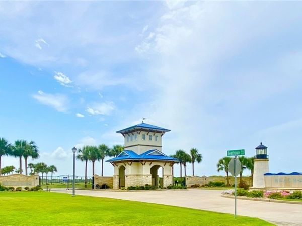 2936 Hammock Court, Palacios, TX 77465