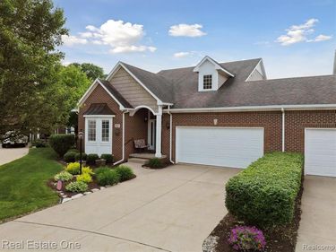 446 Delmar Court, Highland Twp, MI 48357