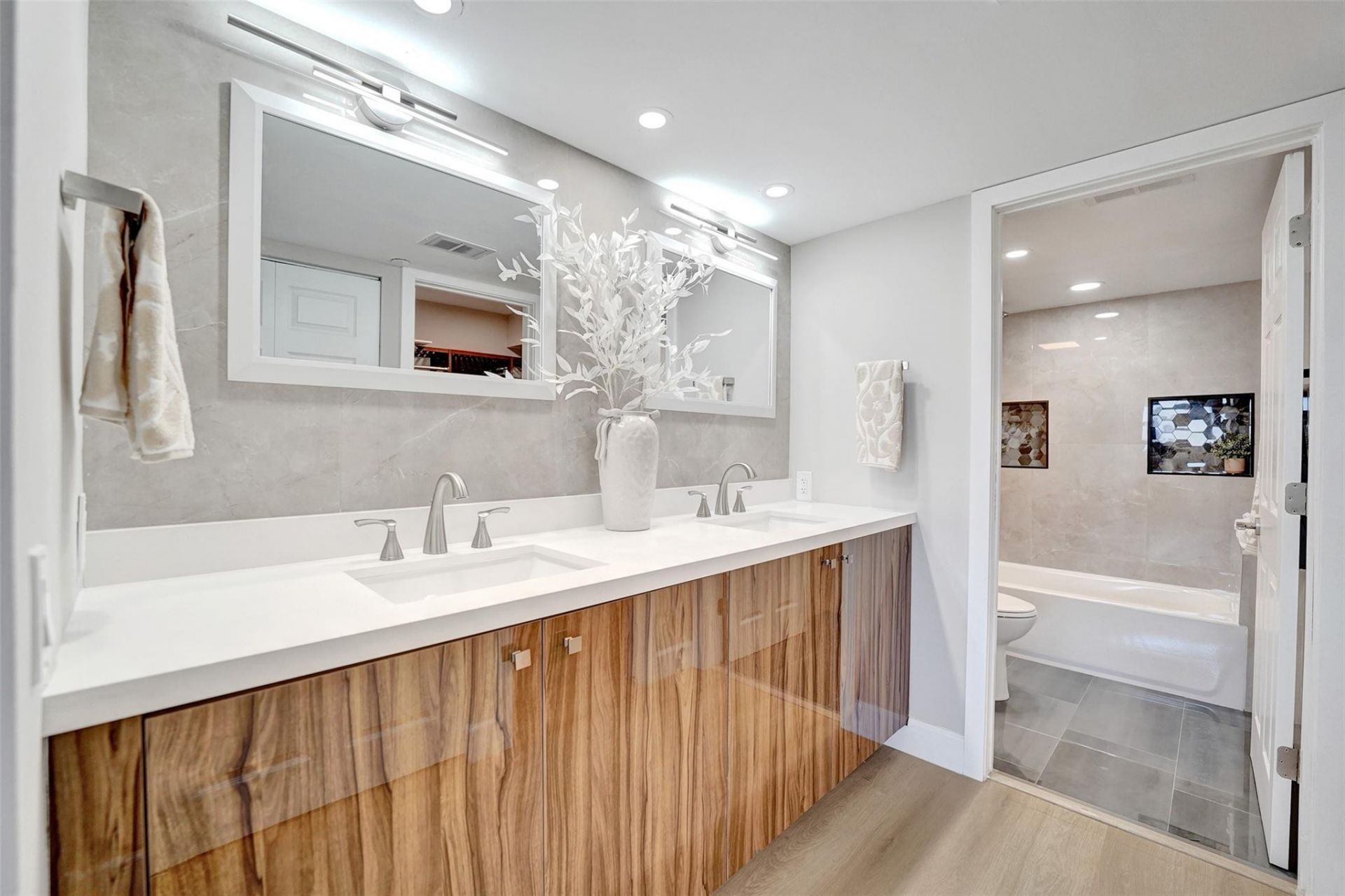 3200 Port Royale Drive, Unit 905, Fort Lauderdale, FL 33308 Photo